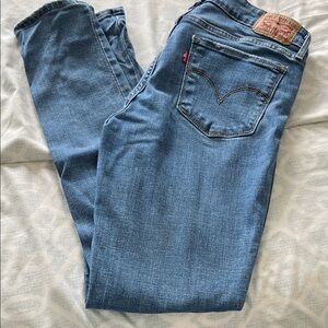 Levi's Women's Light Blue Straight-Leg Jeans